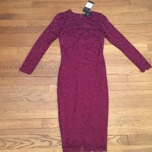 Lace form-fitting mid-length dress